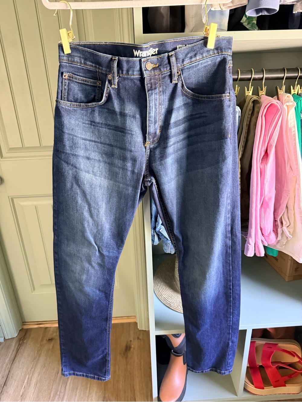 Wrangler Men's Dark Blue Straight Leg Jeans Athletic Fit